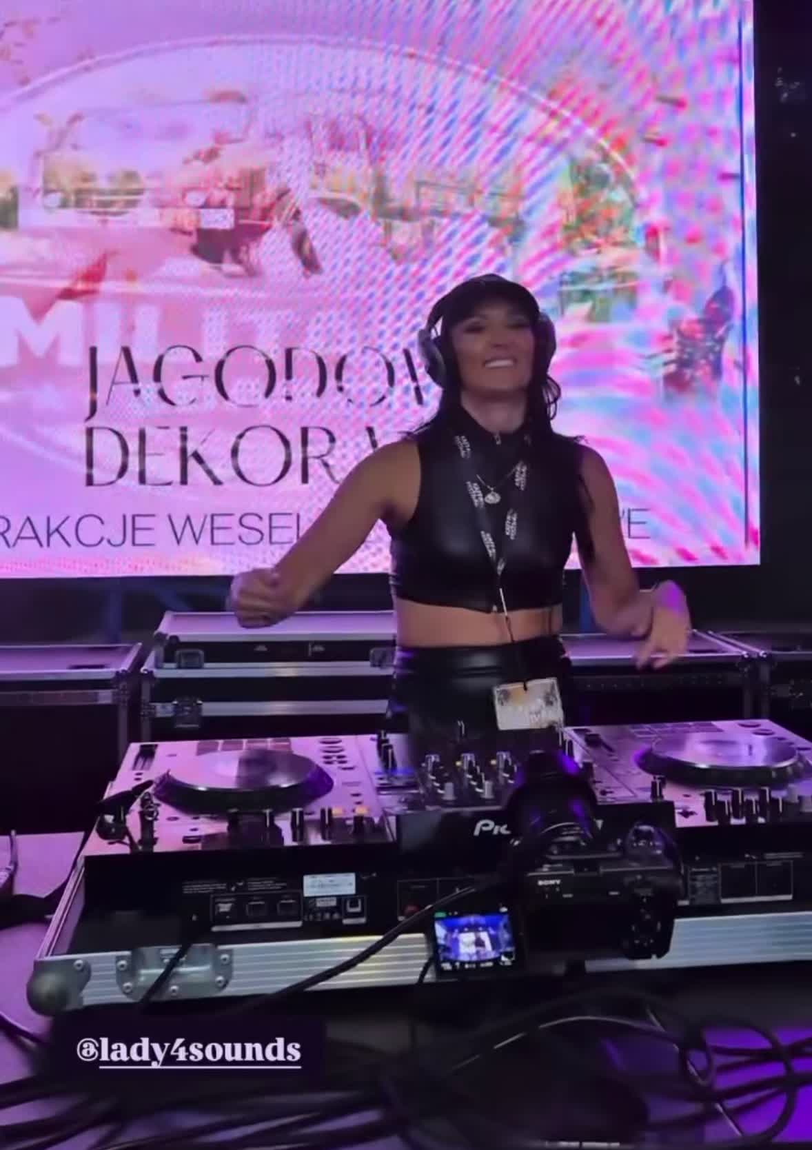@Lady4Sounds 🎧