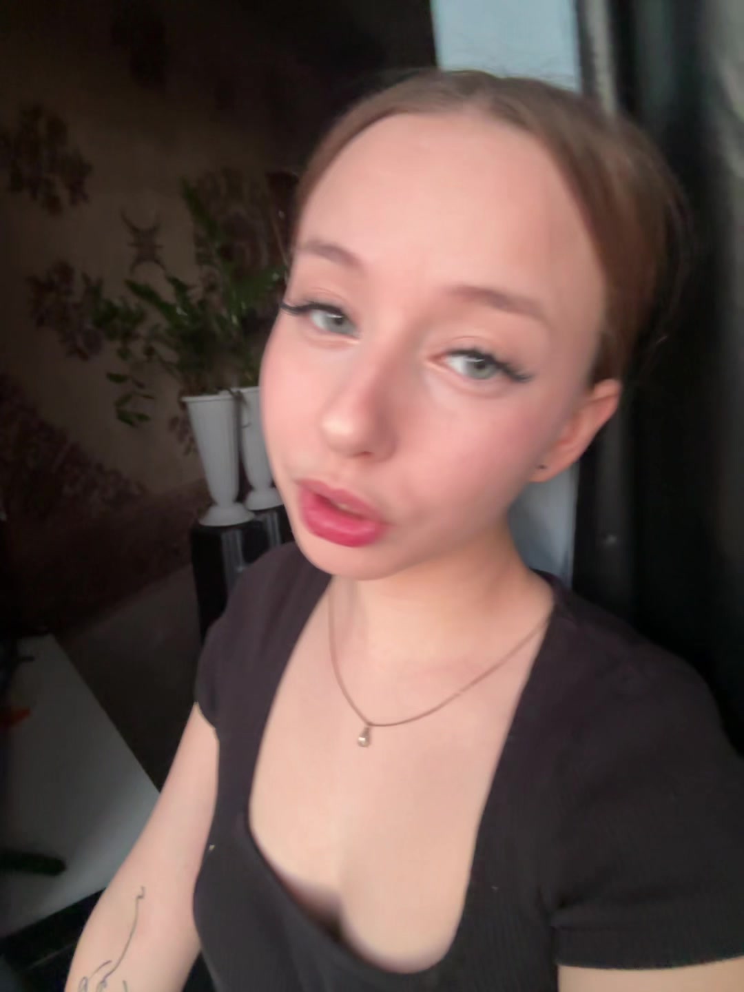 @poly978_