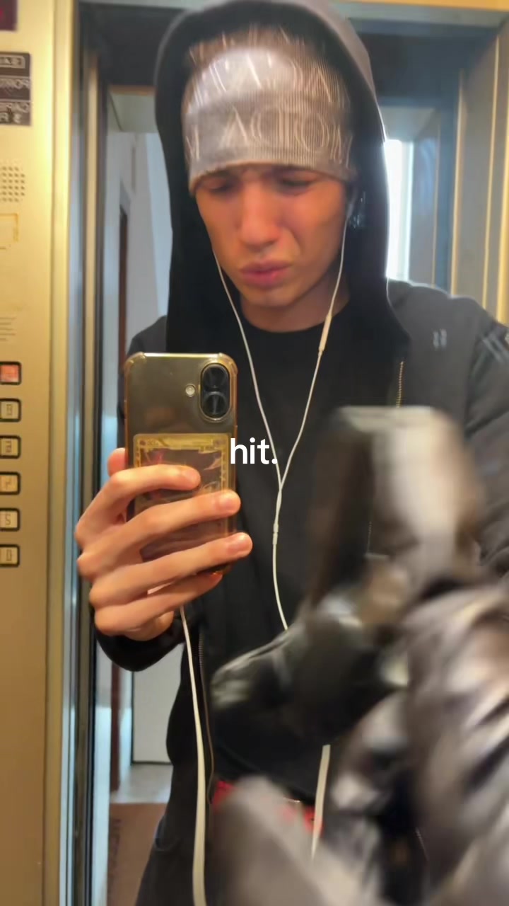 @Reskyu