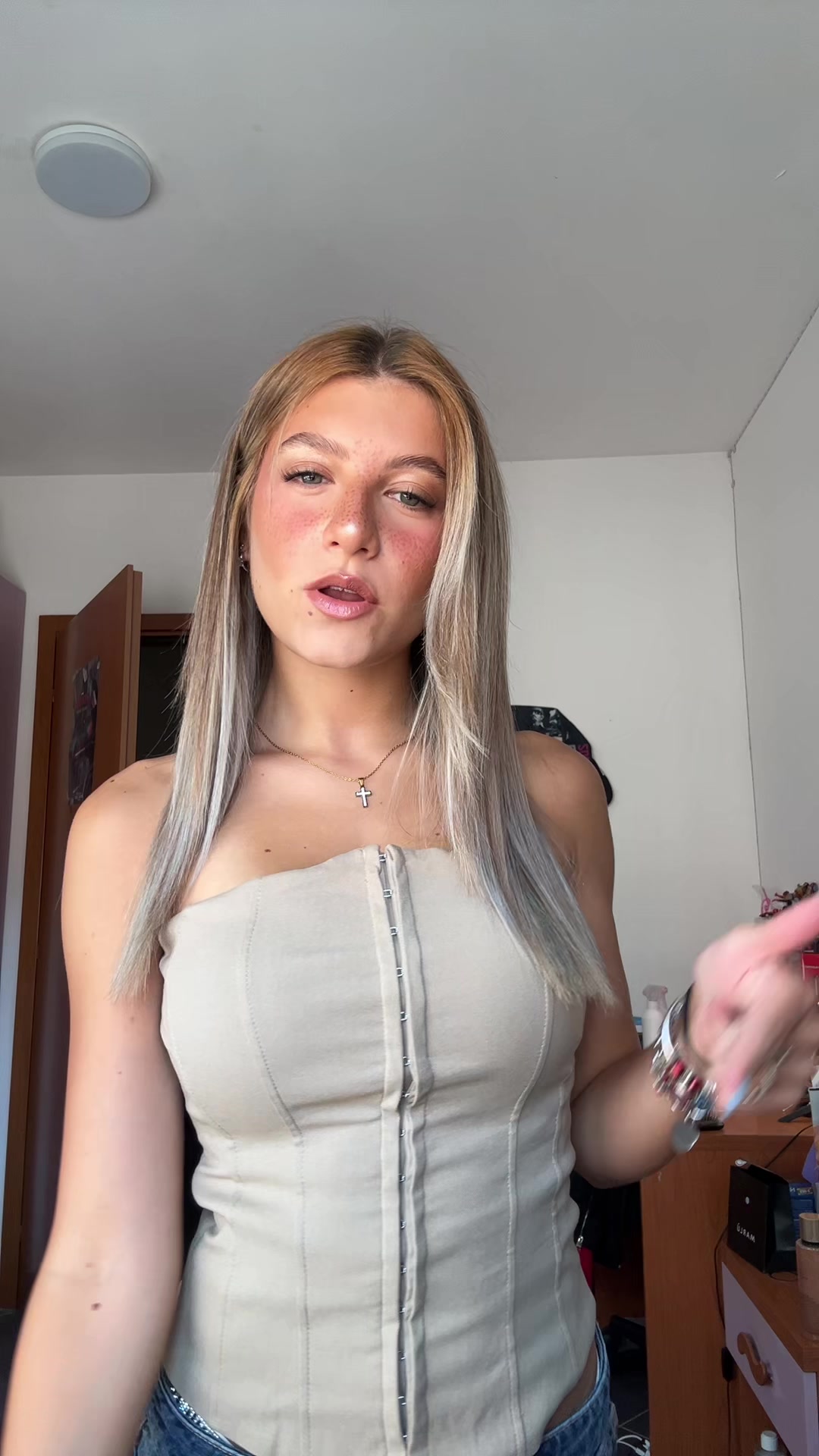 @chiara⧗ ⎊