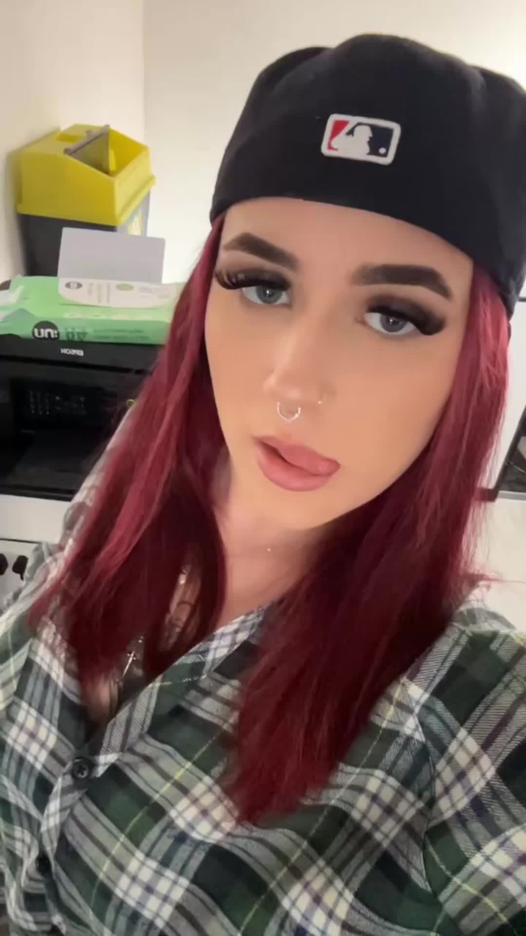 @scarlett-renè🪭