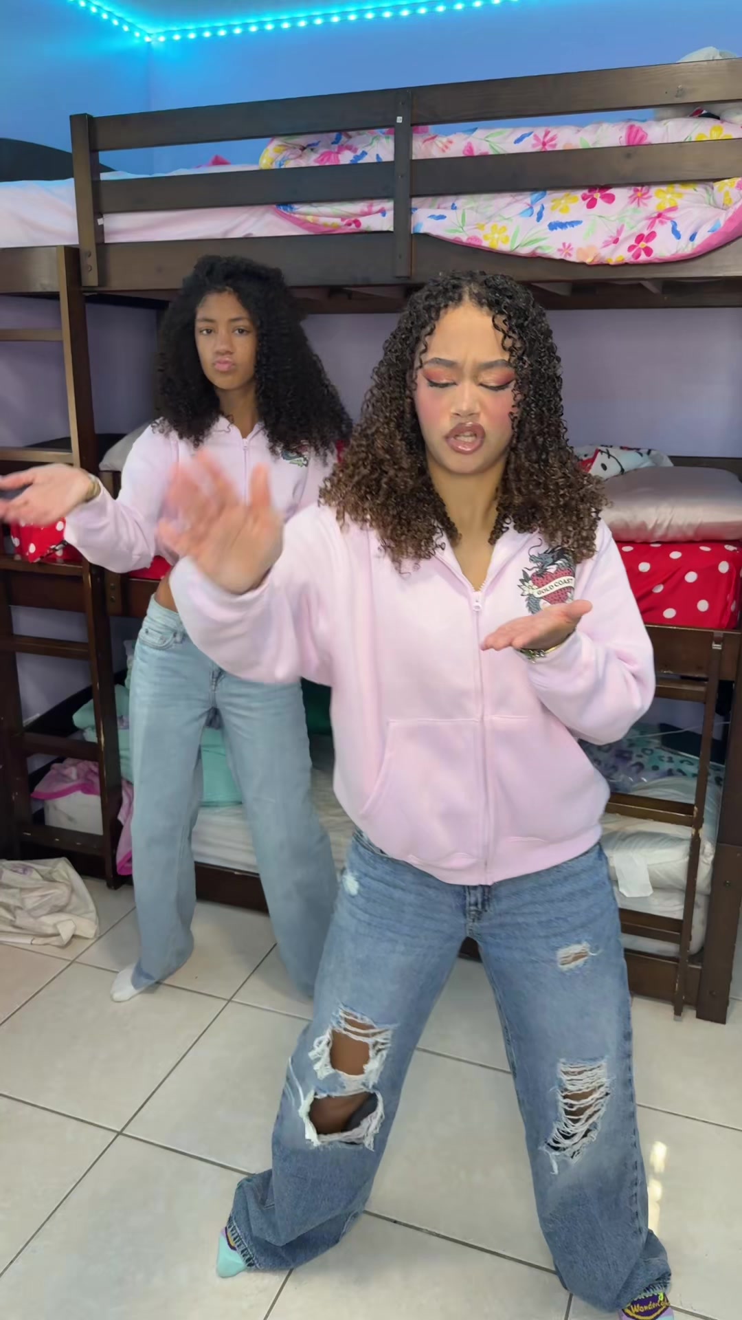 @DemDaddysGirls4