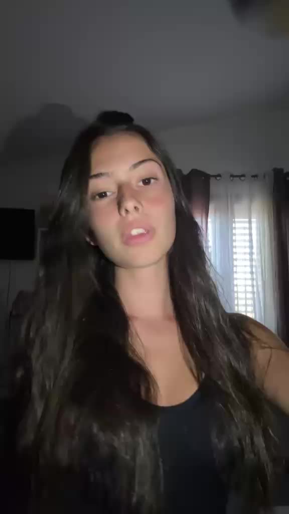 @𝓔𝓵𝓮🖤