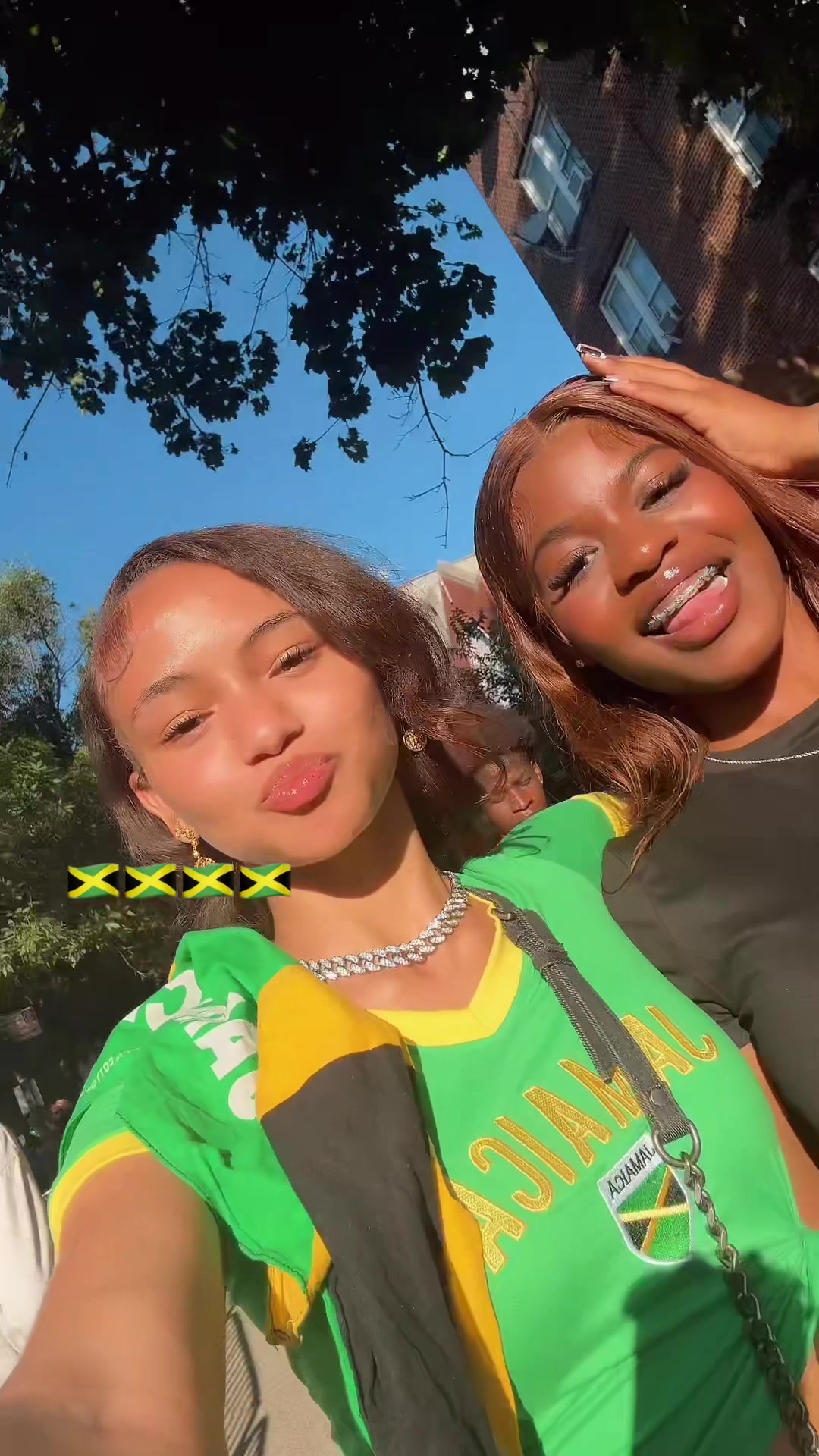 @Taniaa