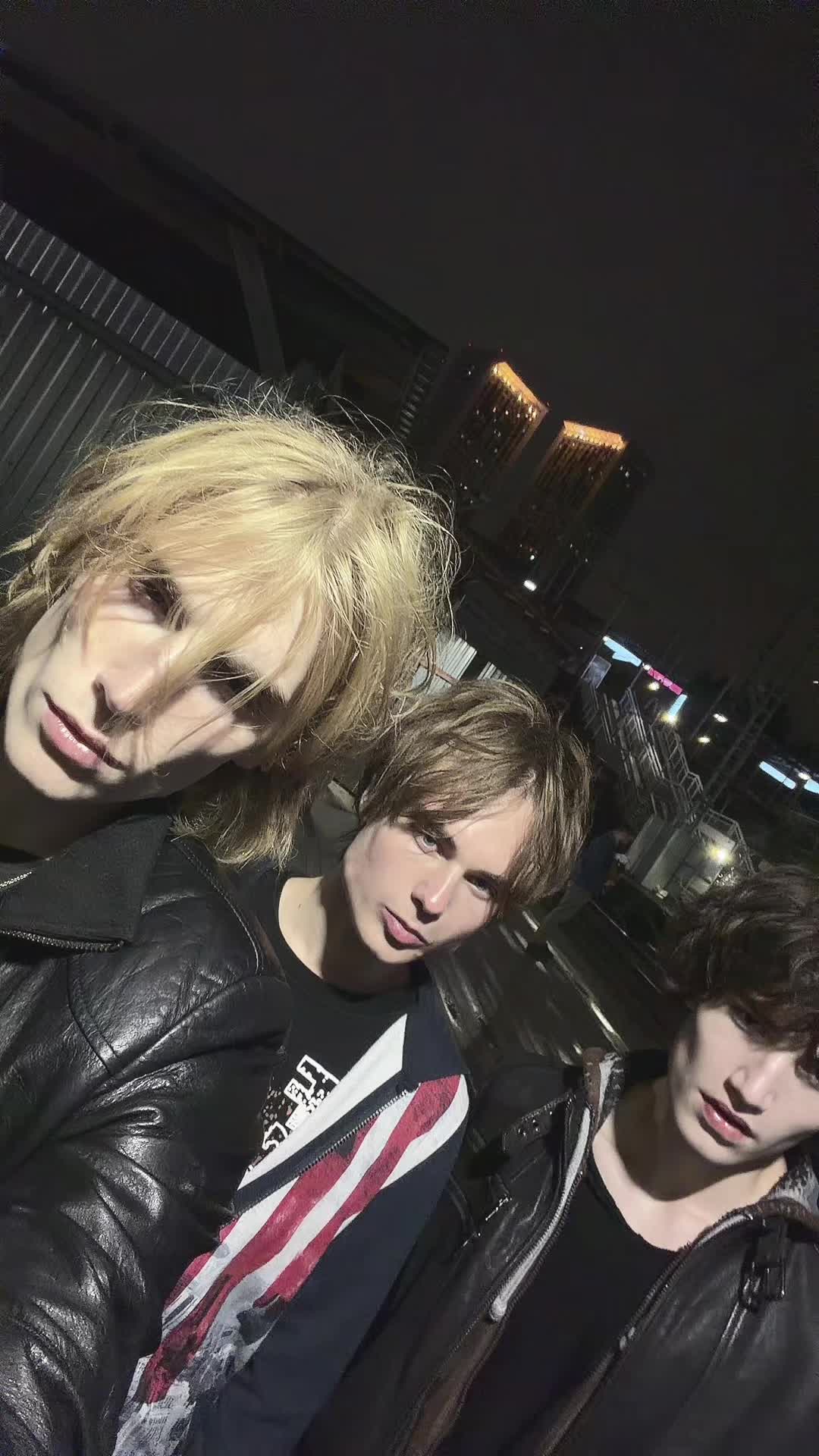 @keepuptothedark