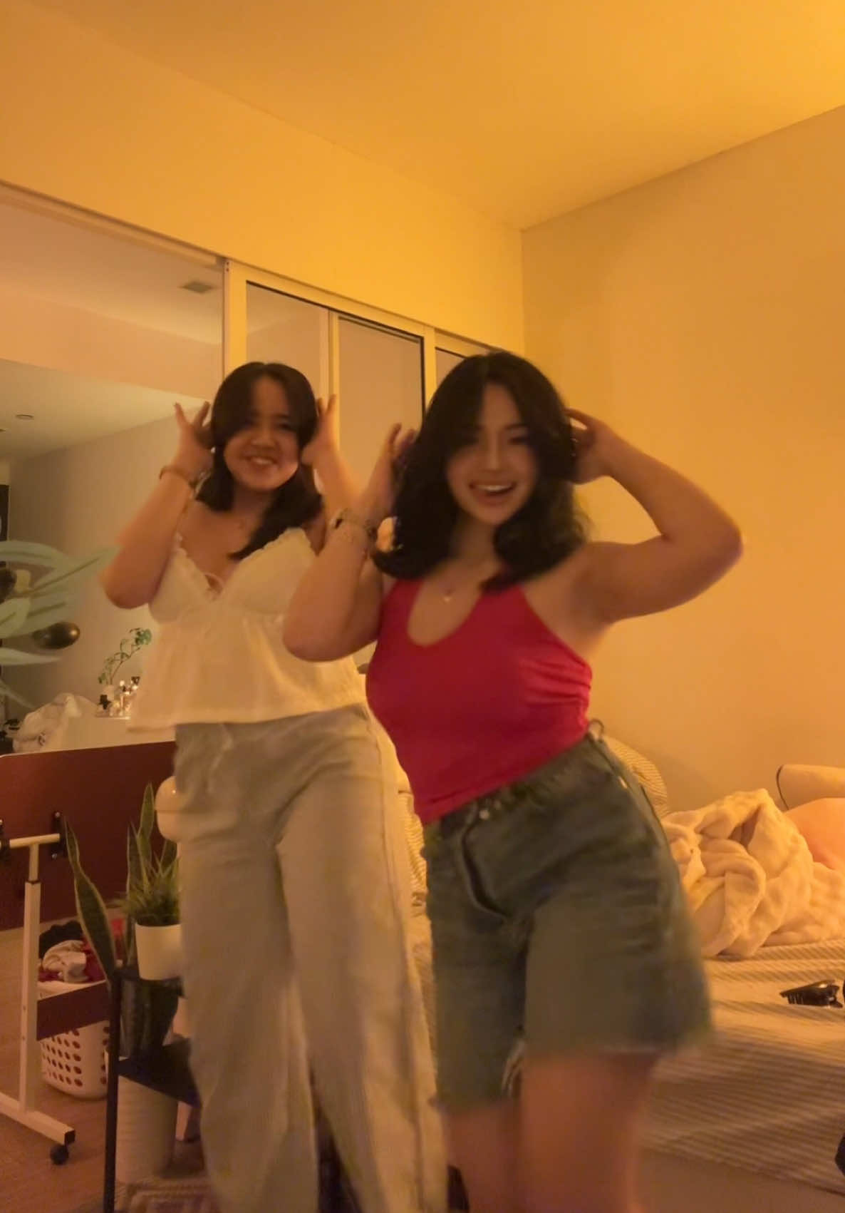 @iamsharahghyll