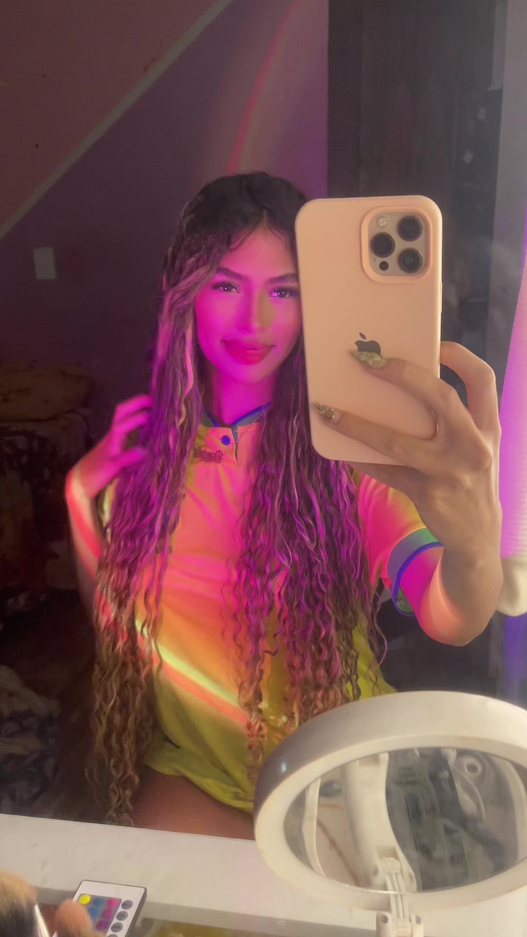 @daniela