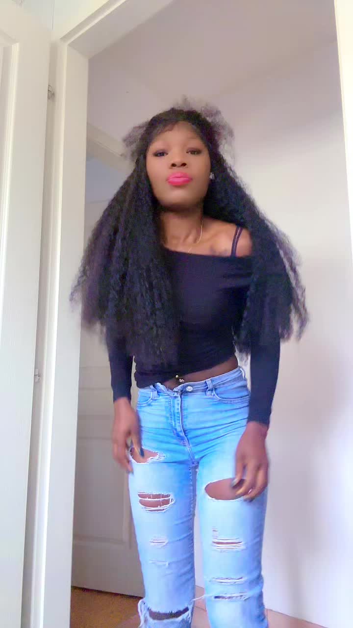 @Queen Luna🇨🇭🇰🇪