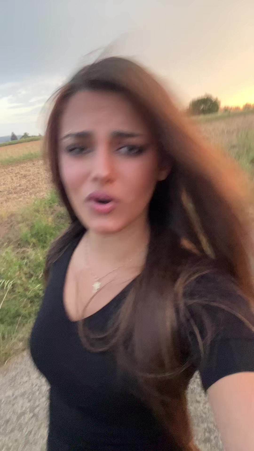 @⃟