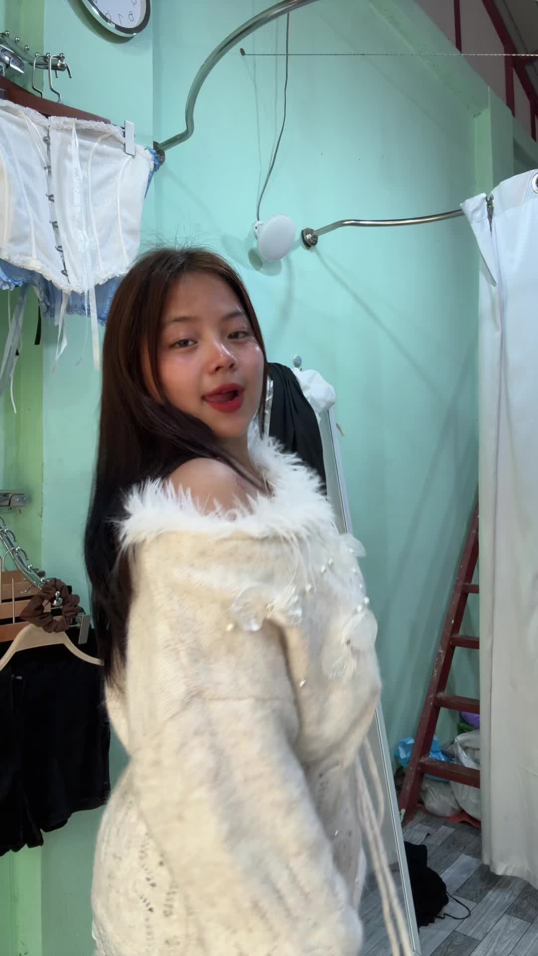 @Swe Eain ( 小英 )🌷