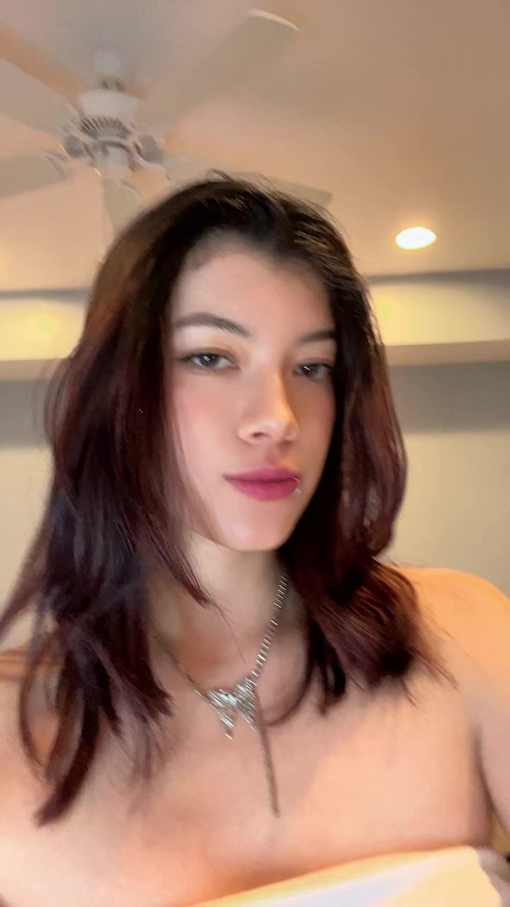 @Iamvaleria