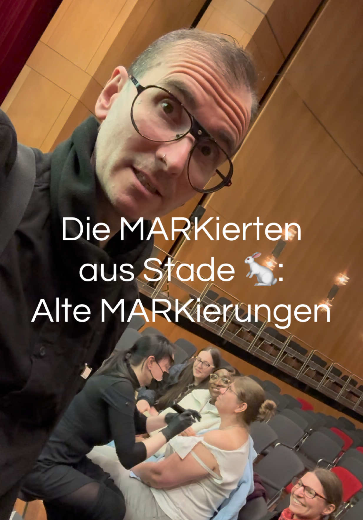 @Dr. Mark Benecke
