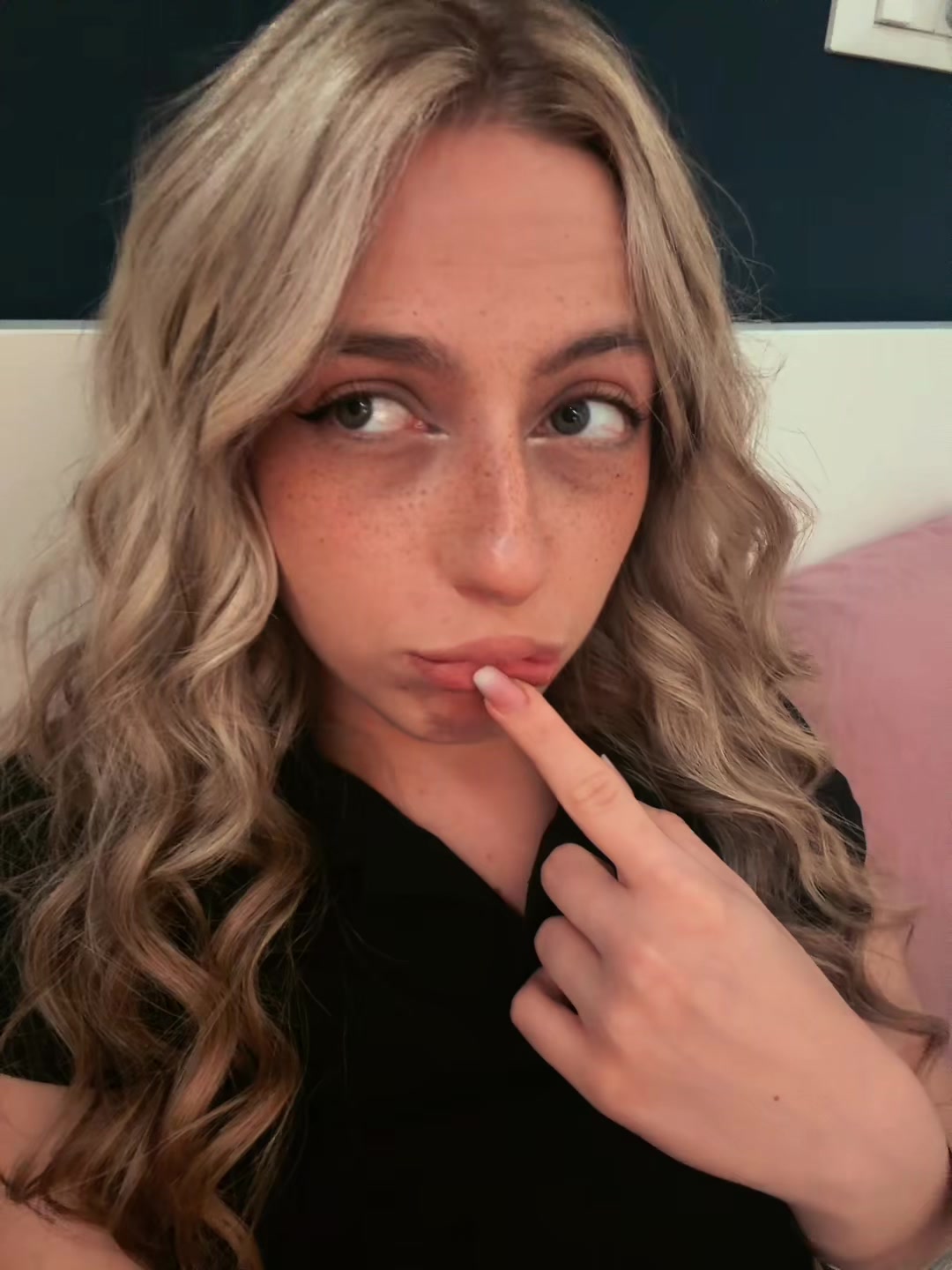 @Lia 🍒🐆