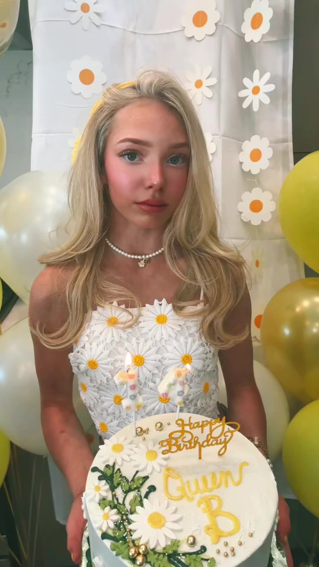 @👸🏼𝓠𝓾𝓮𝓮𝓷 𝓫🐝
