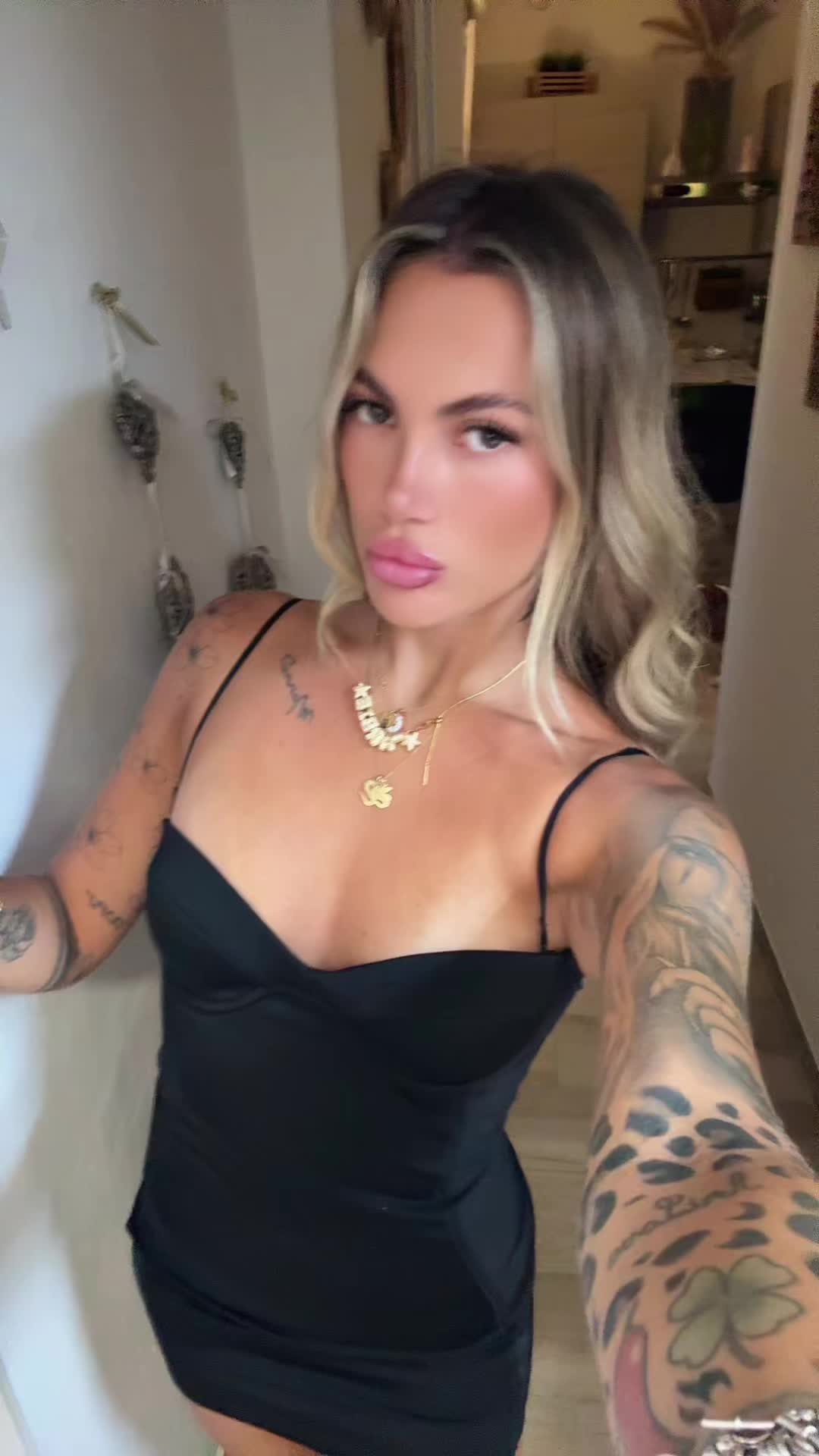 @Amorosa_aurora
