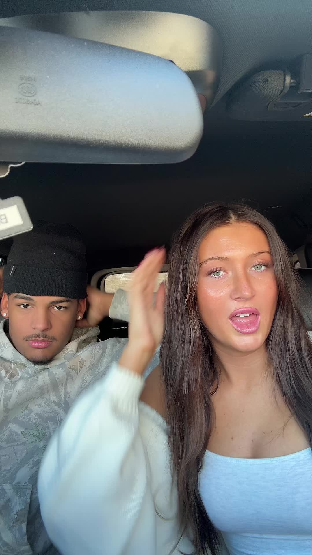 @ellacarrollll