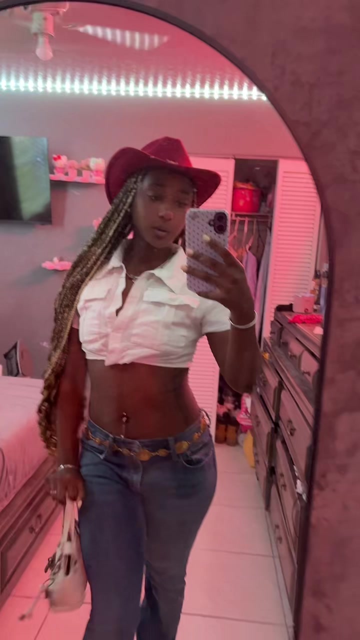 @girlbloggerxo444