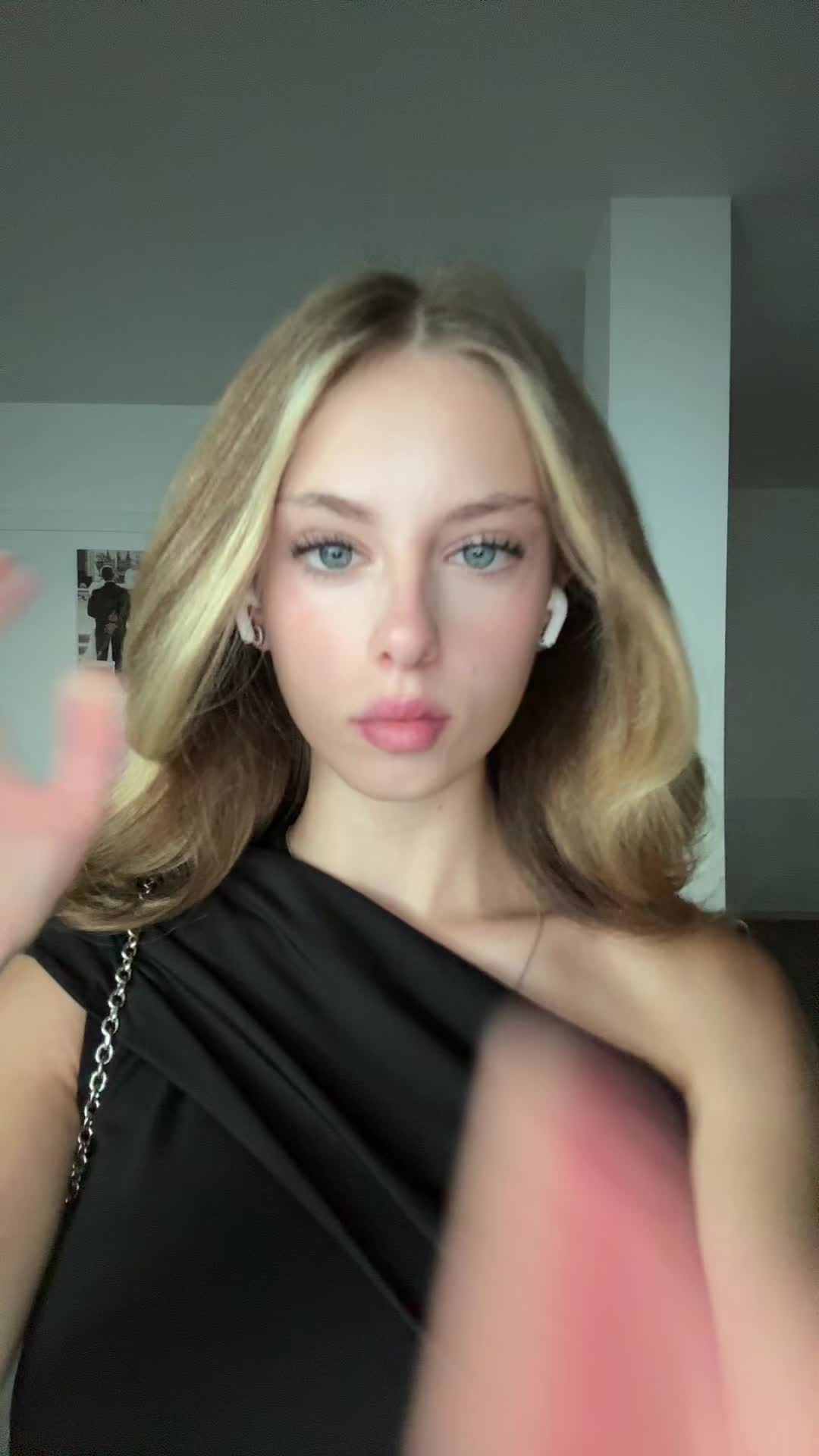 @☥