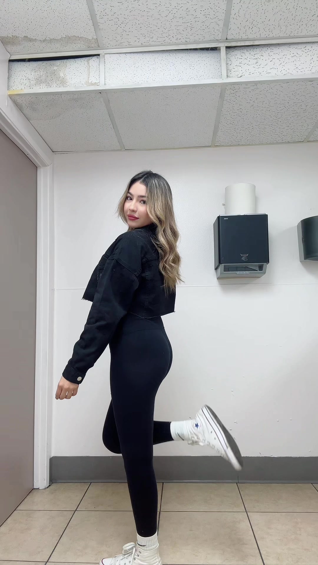 @𝐀 𝐙 𝐔 𝐋