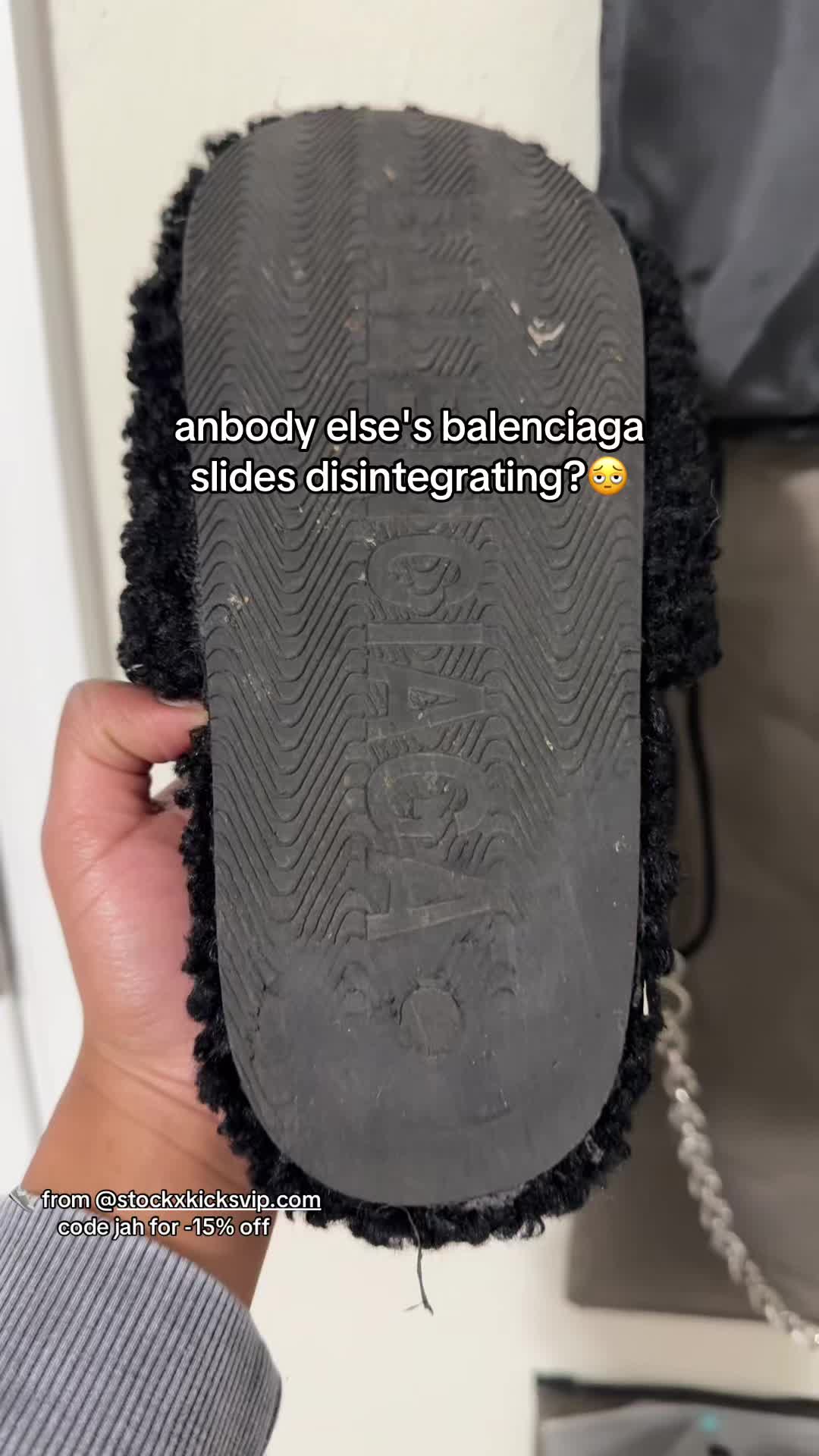 @⃟