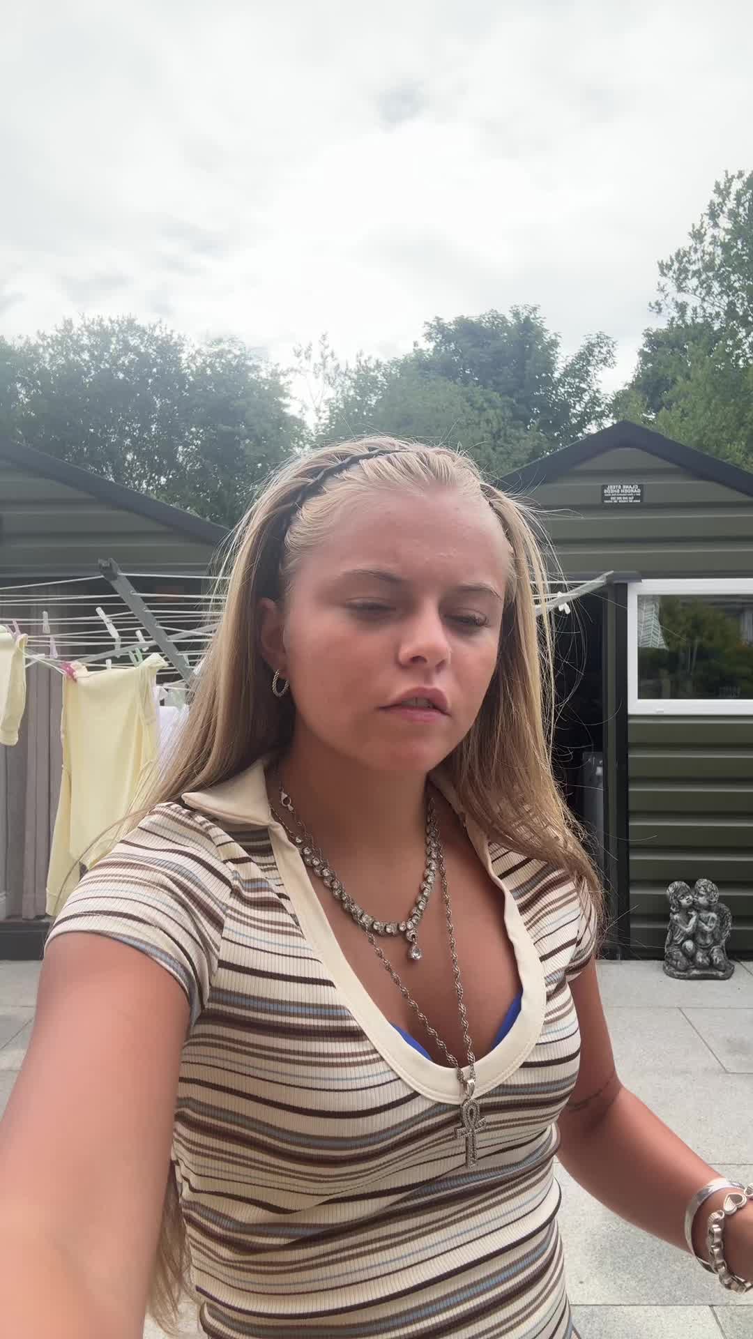 @️