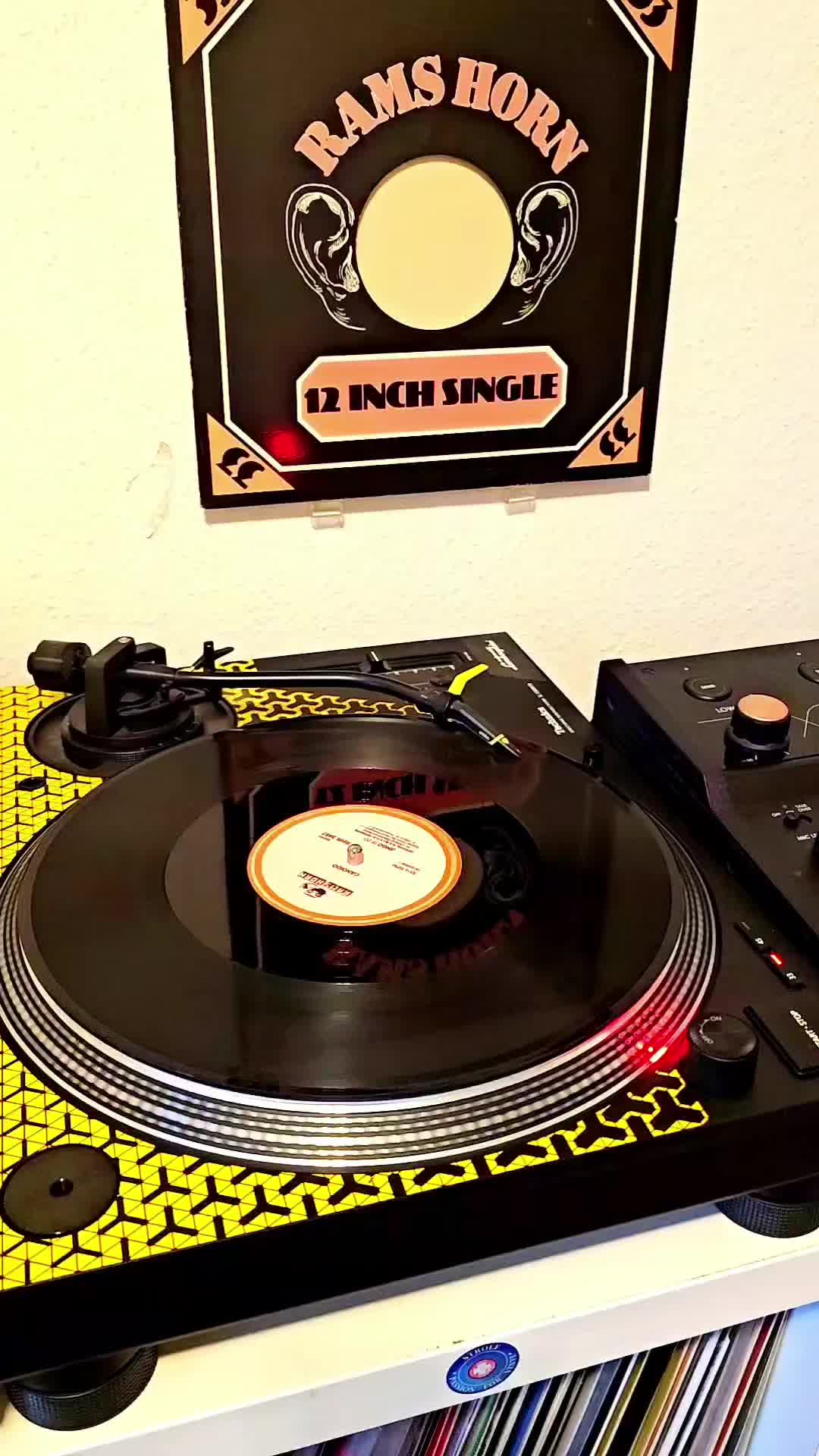 @vinyl-lover