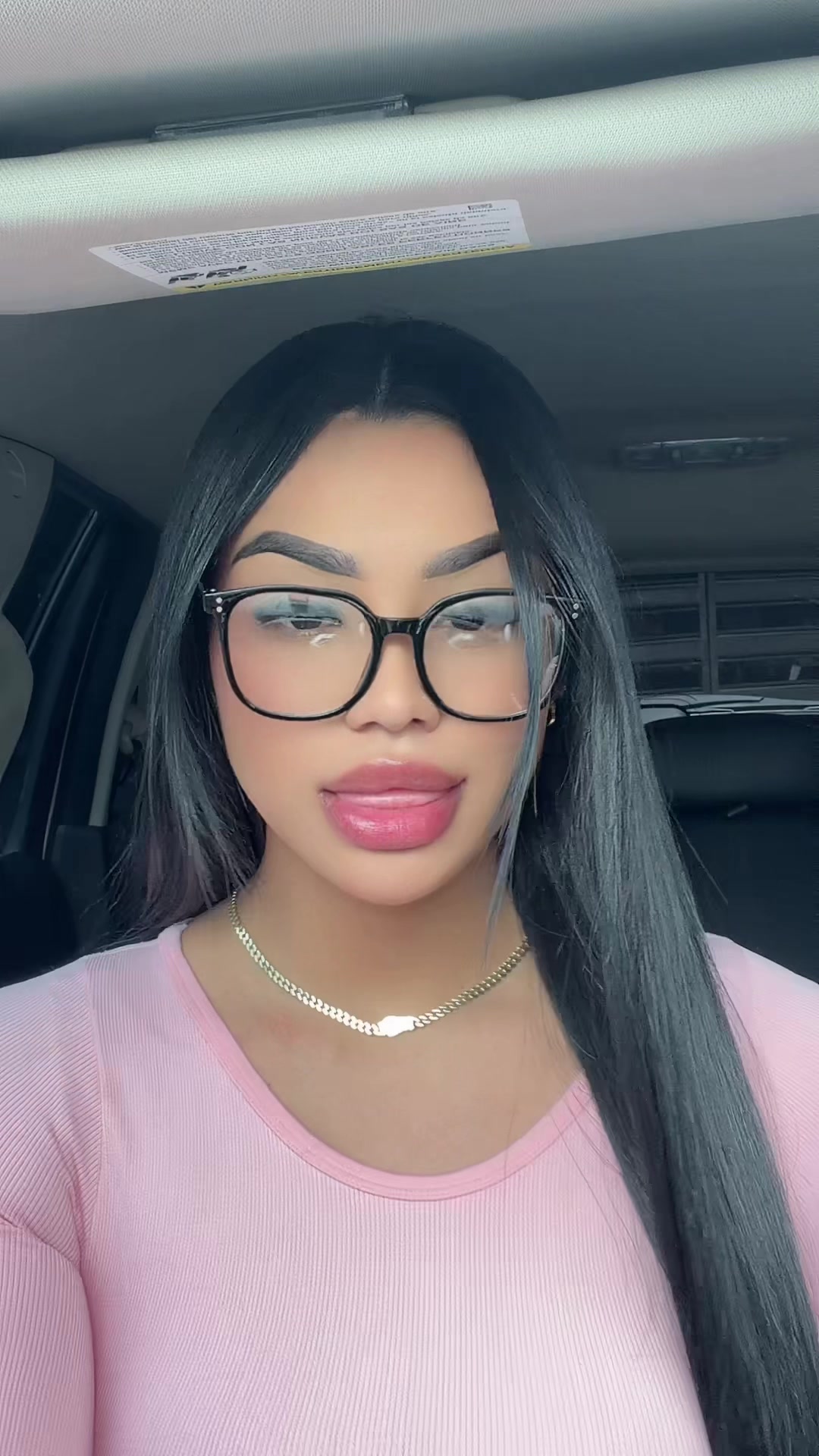@Tatiqueenoficial 🦋