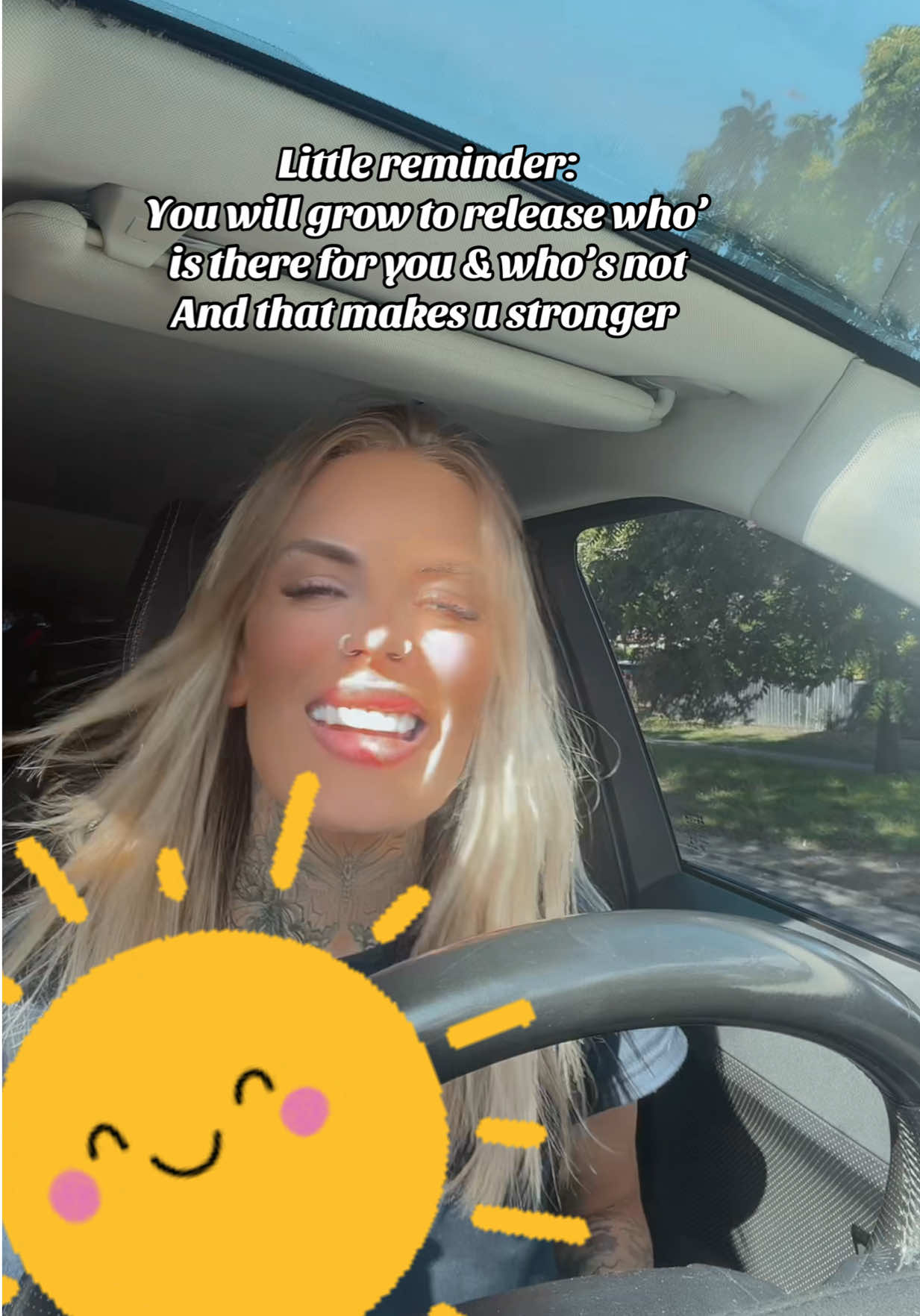 @Officialkelly_blonde