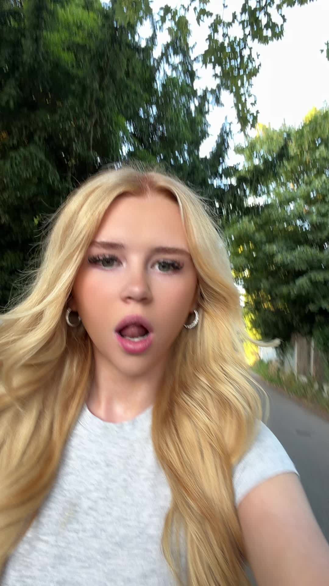 @👁️
