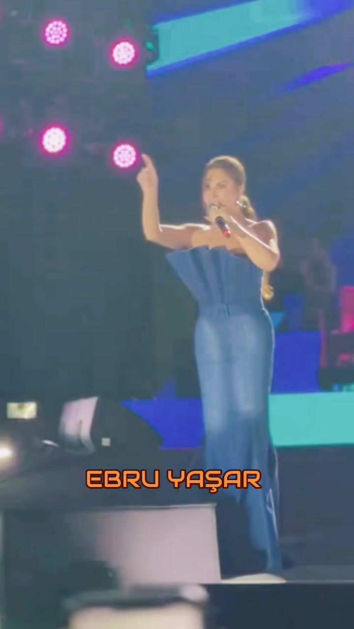 @Ebru Yaşar