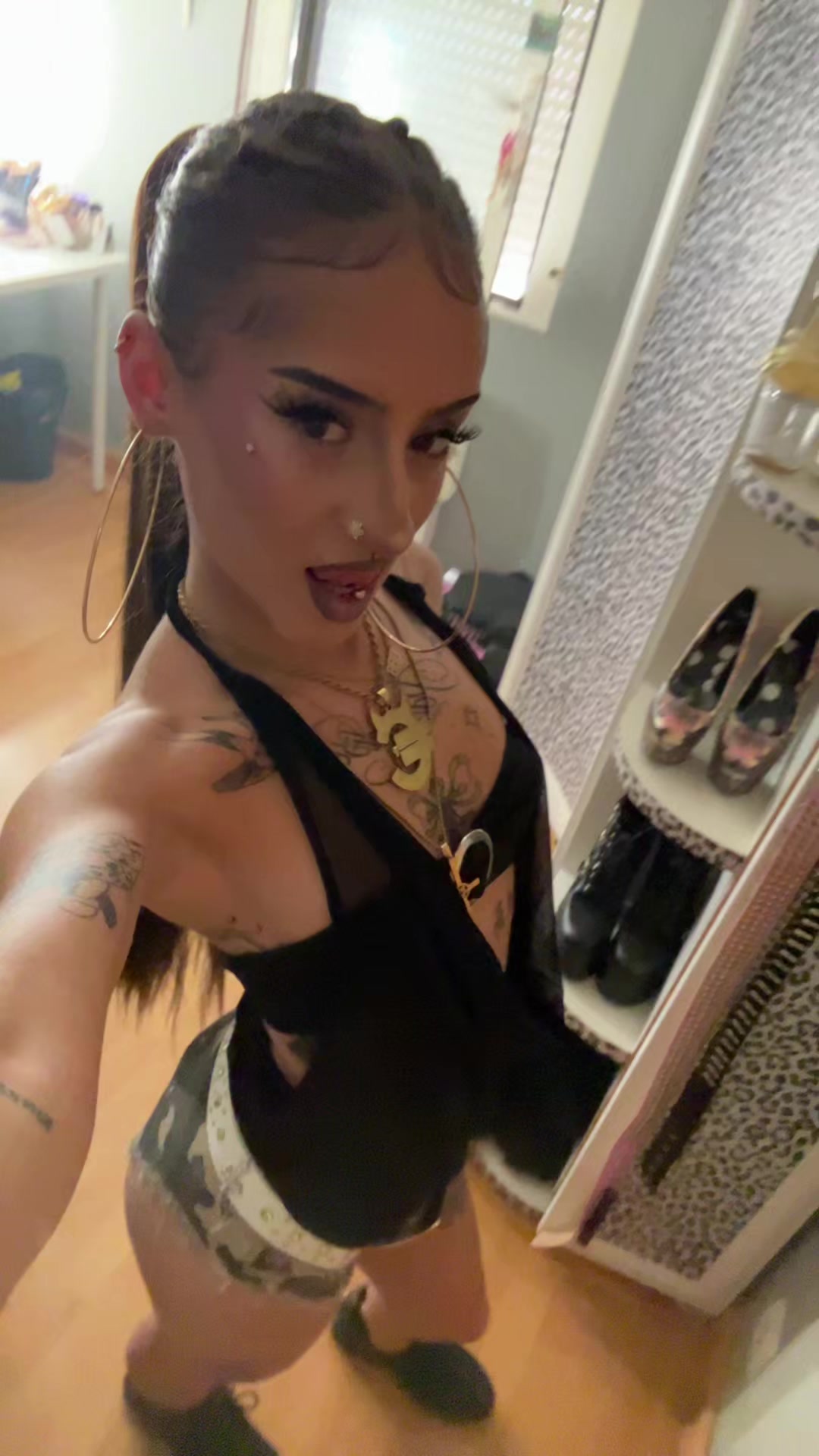@Lahoeee