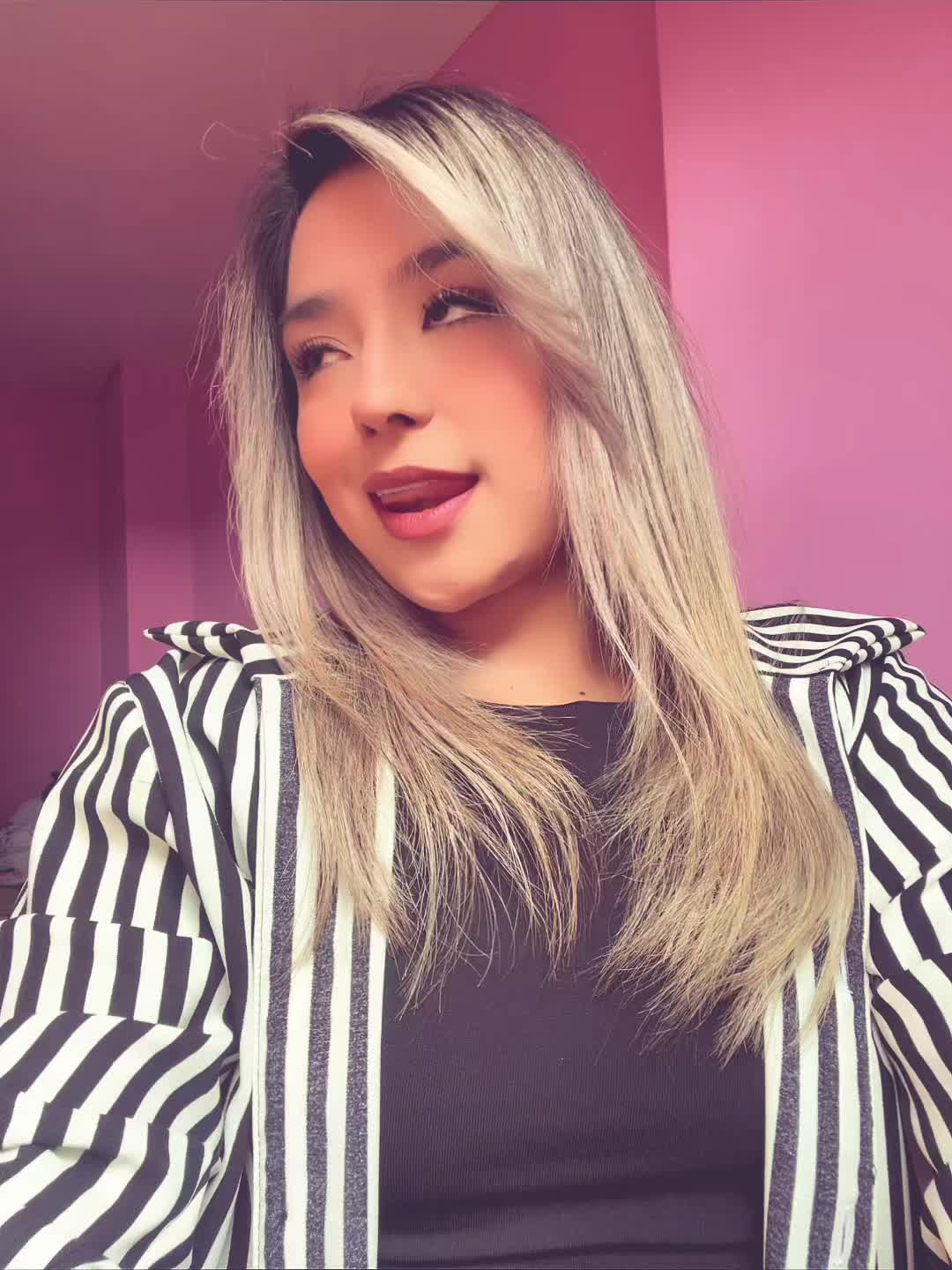 @LA VIVI 🦋