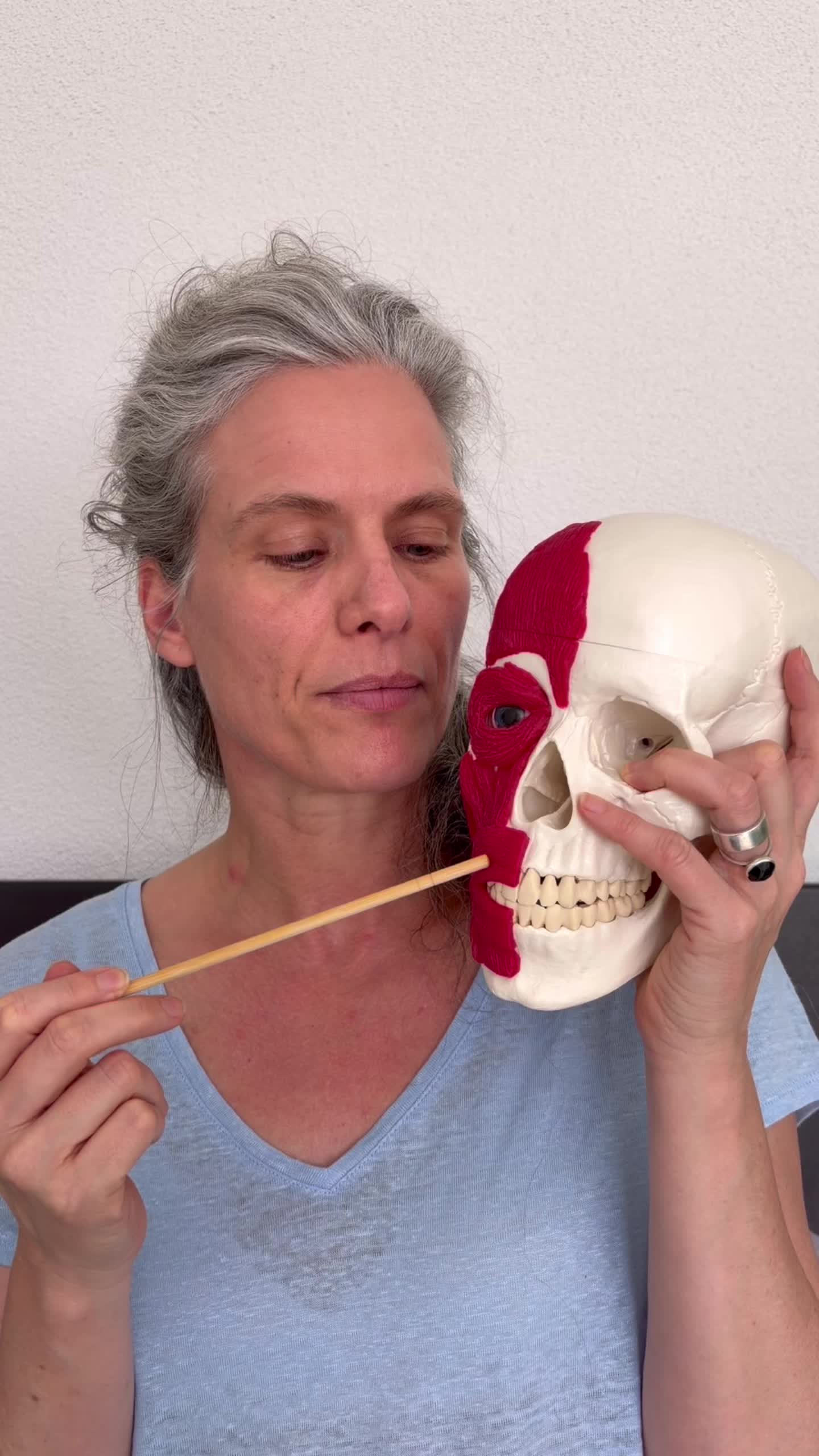 @ninaschennach_faceyoga