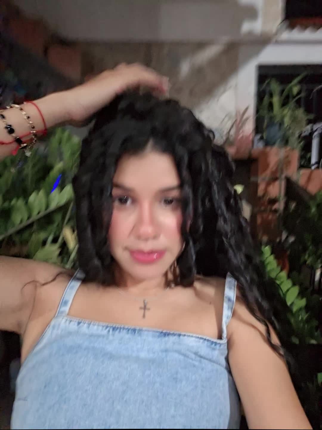 @Ꝟ