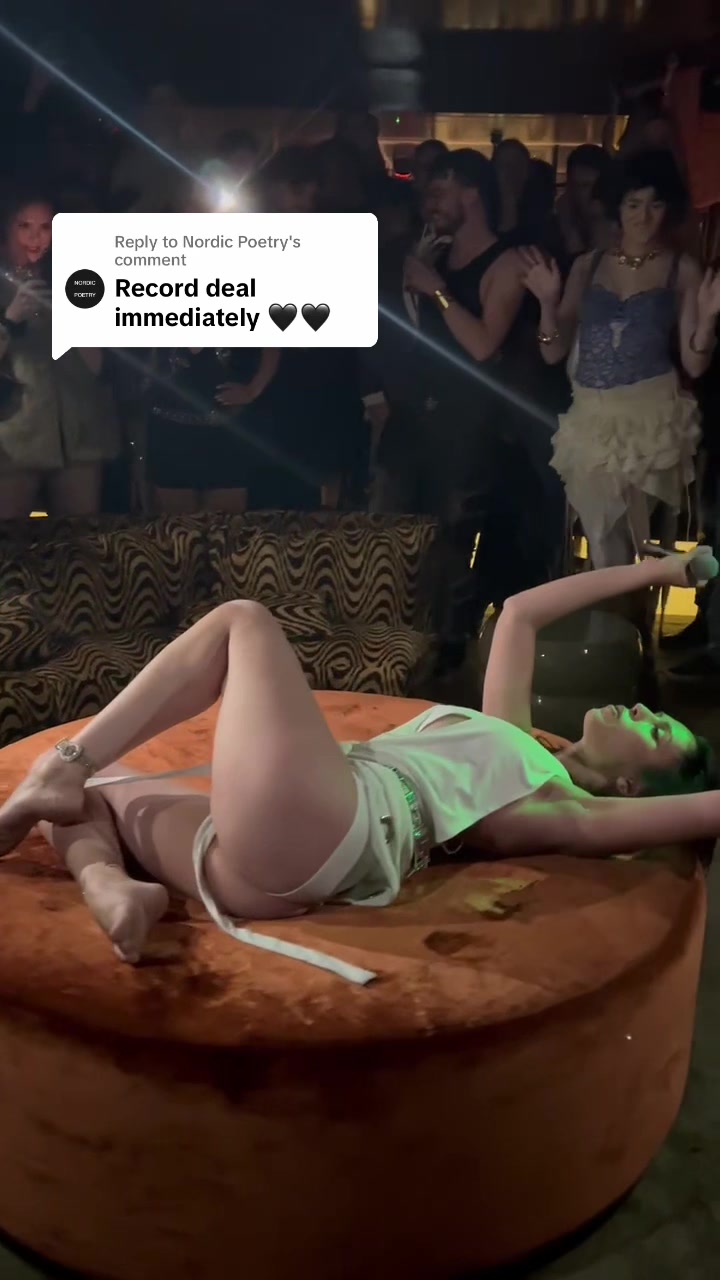 @_elouiza