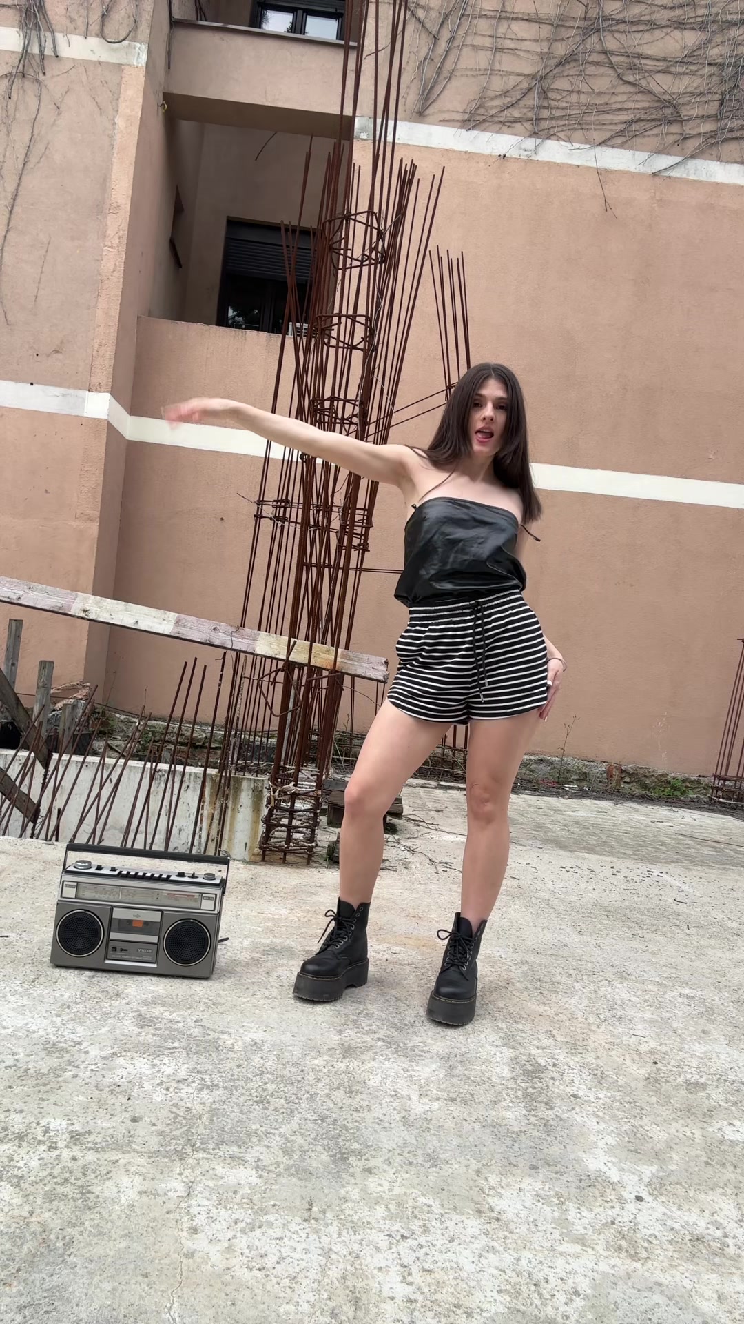@riamfour