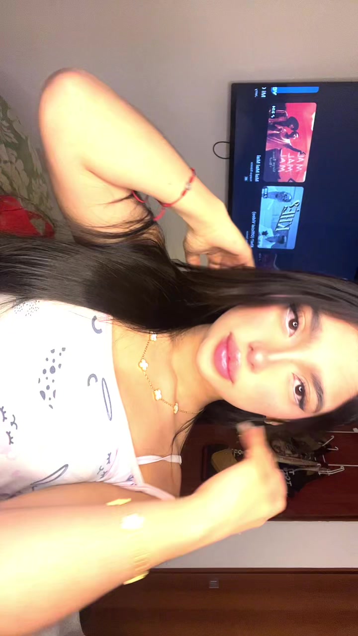 @Fofia ๐ฆ๐