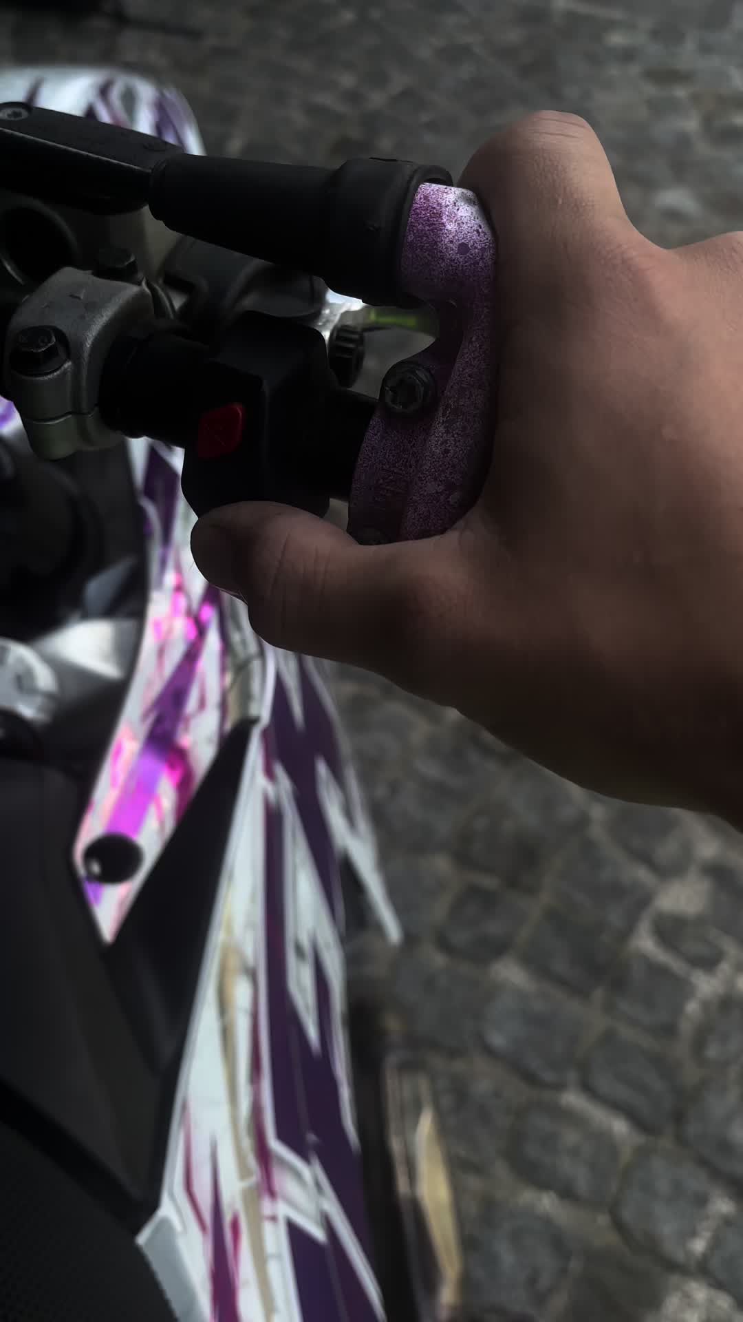 @𝐋𝐚𝐧𝐝𝐞𝐫𝐥