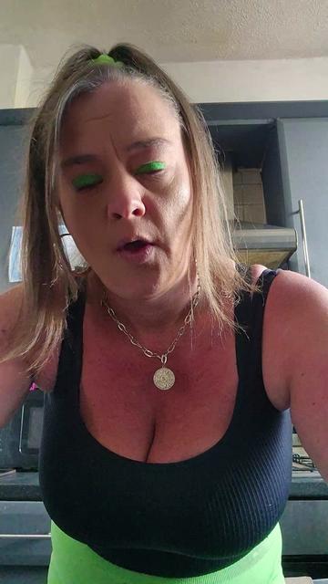 @queencrazykatiebear