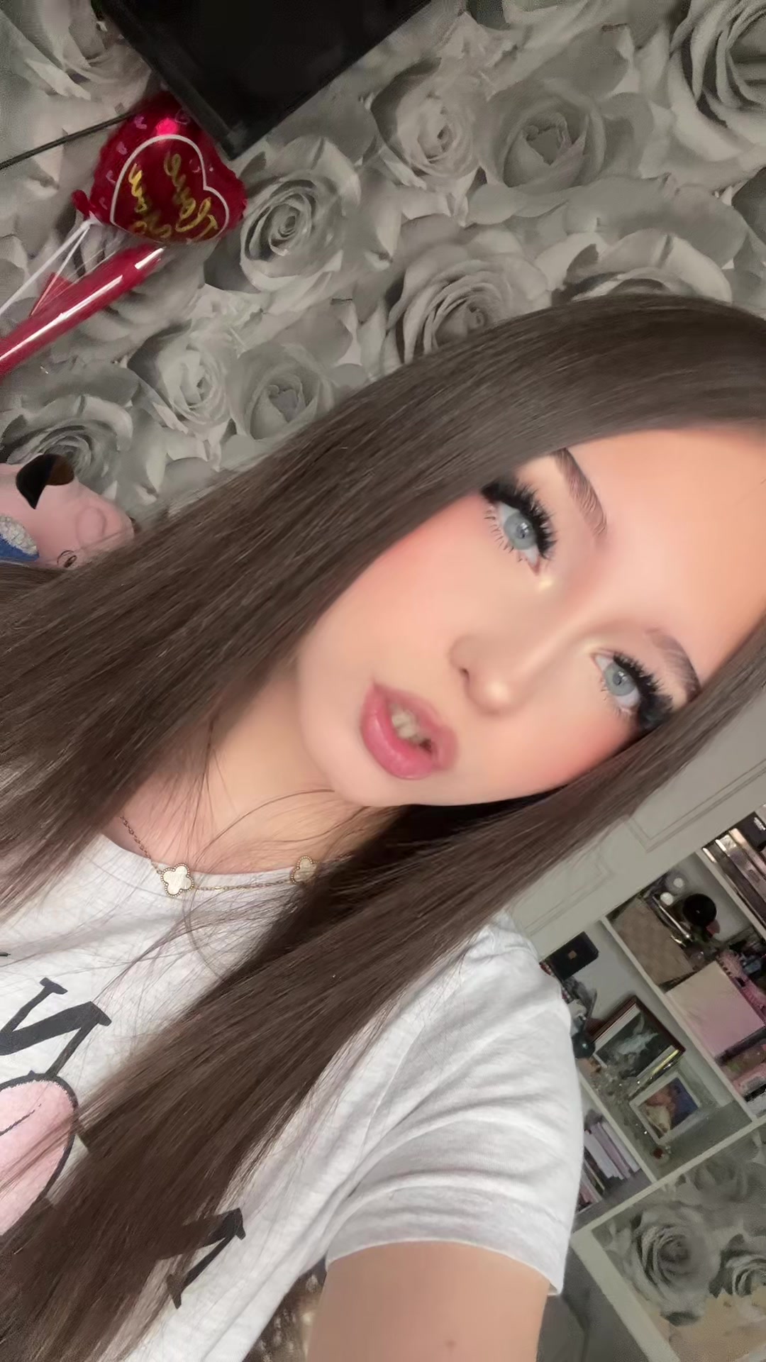 @♕