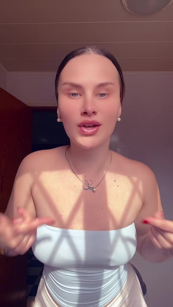 @laaruumaanaa21