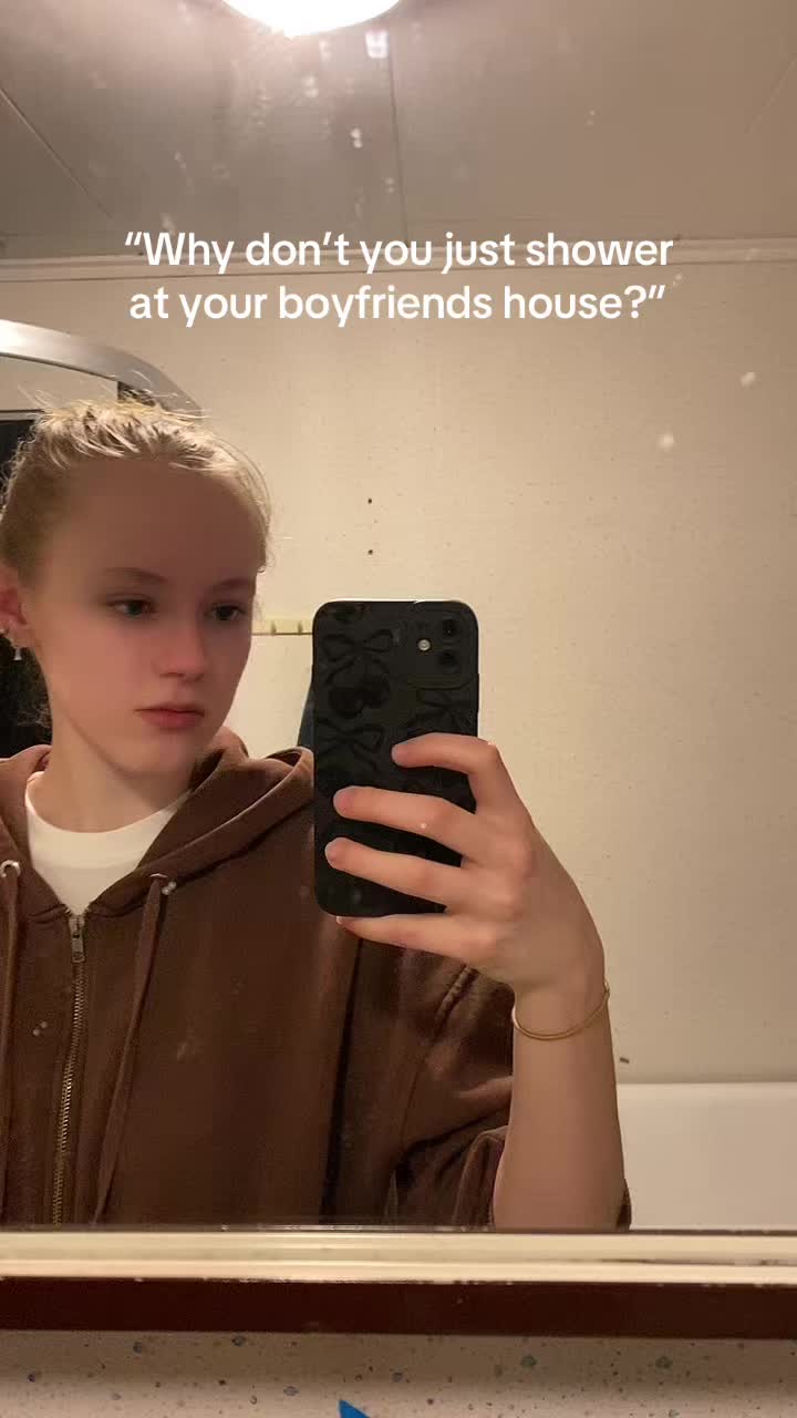 @klarisBaris