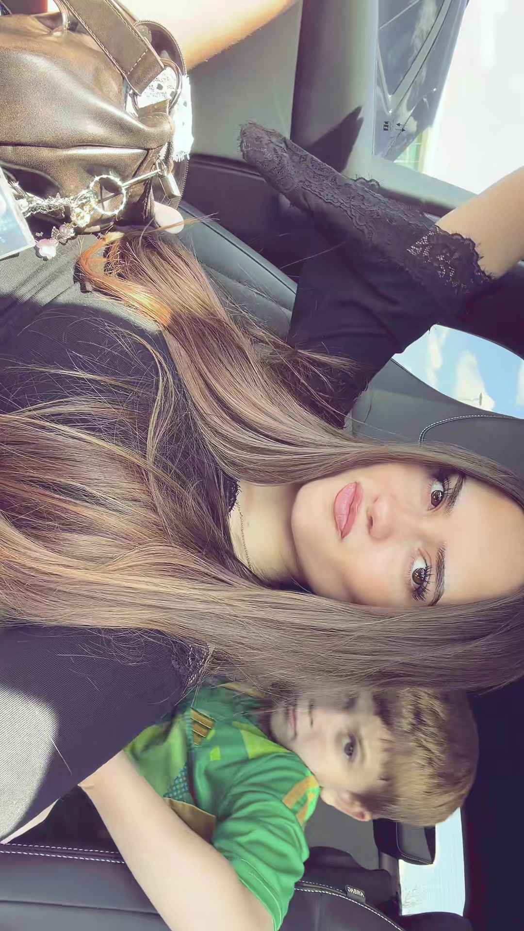 @𝐿𝒾𝓋 🧁🪽🦌