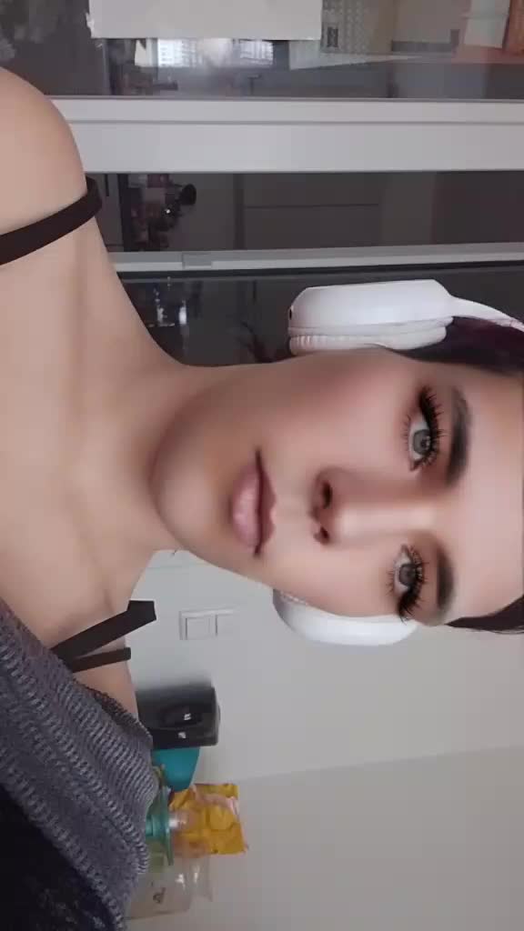 @MadeleineLenox18