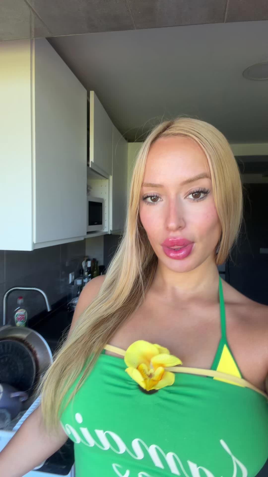 @laaurang_