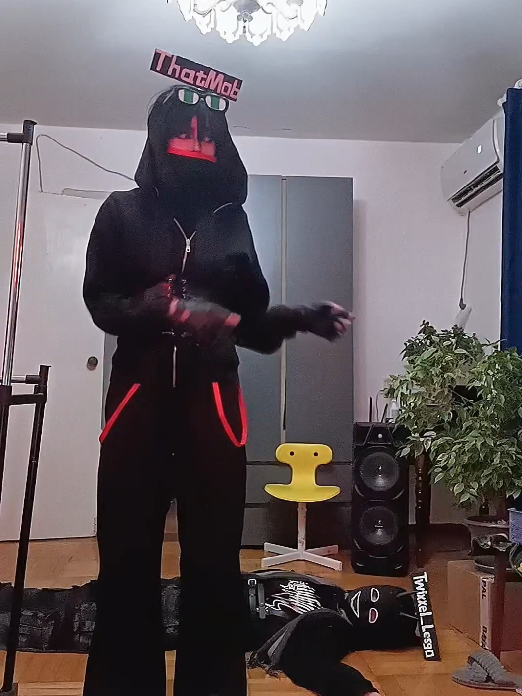 @Эрен😨ム@