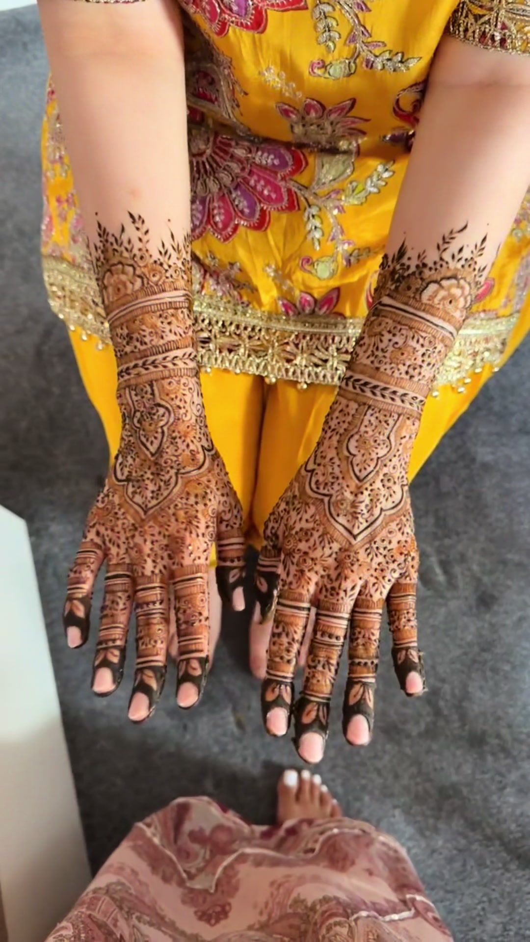 @Fiza Mehndi