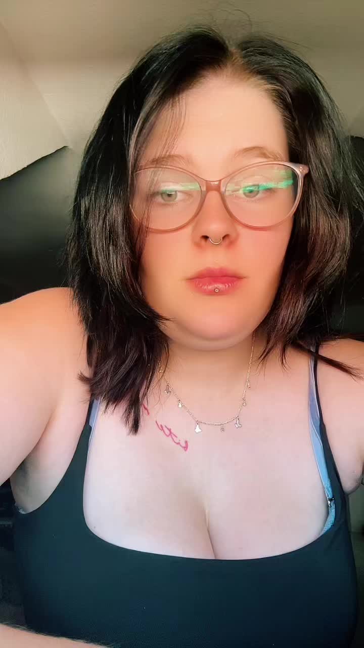 @Nini_TrifftNix