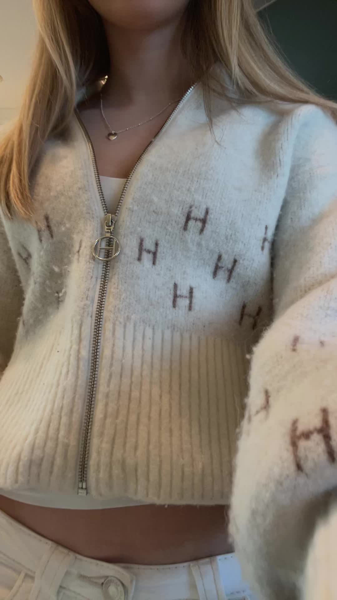 @Nicolineasland