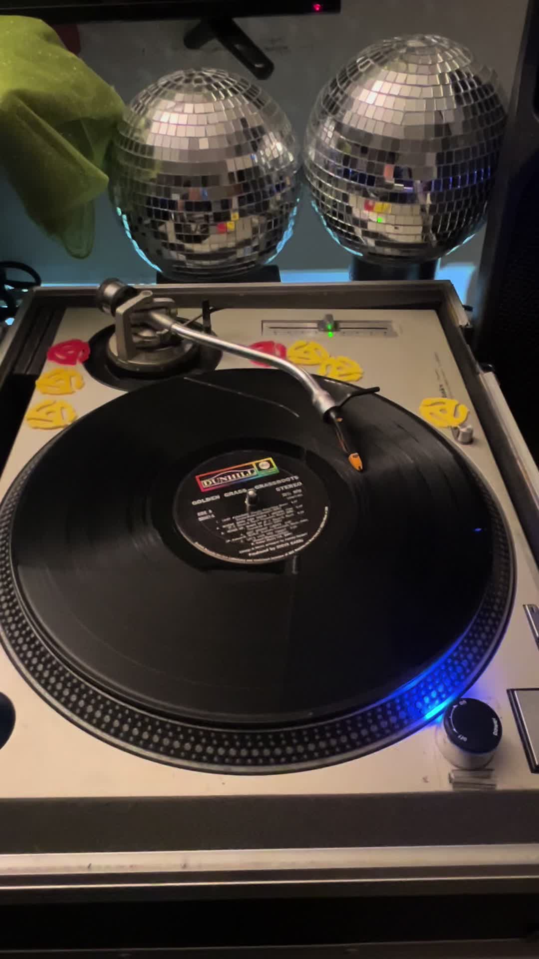 @DJ  V